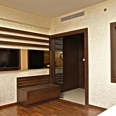 The Central Park Rourkela Bagian luar foto