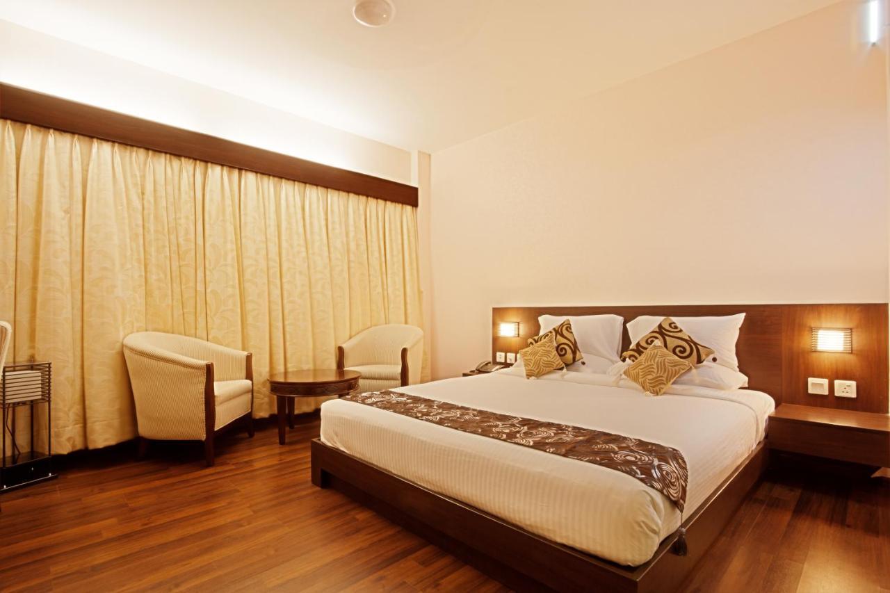 The Central Park Rourkela Bagian luar foto