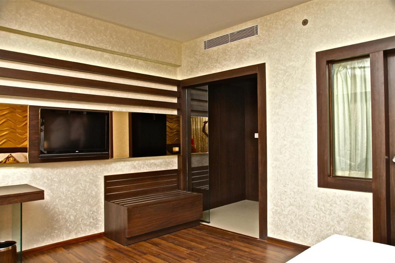 The Central Park Rourkela Bagian luar foto