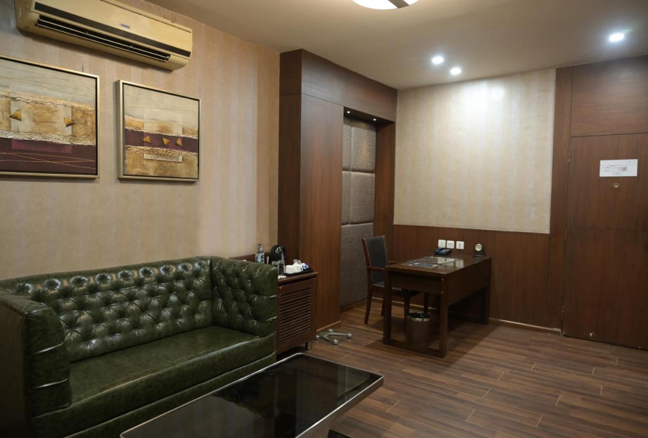 The Central Park Rourkela Bagian luar foto