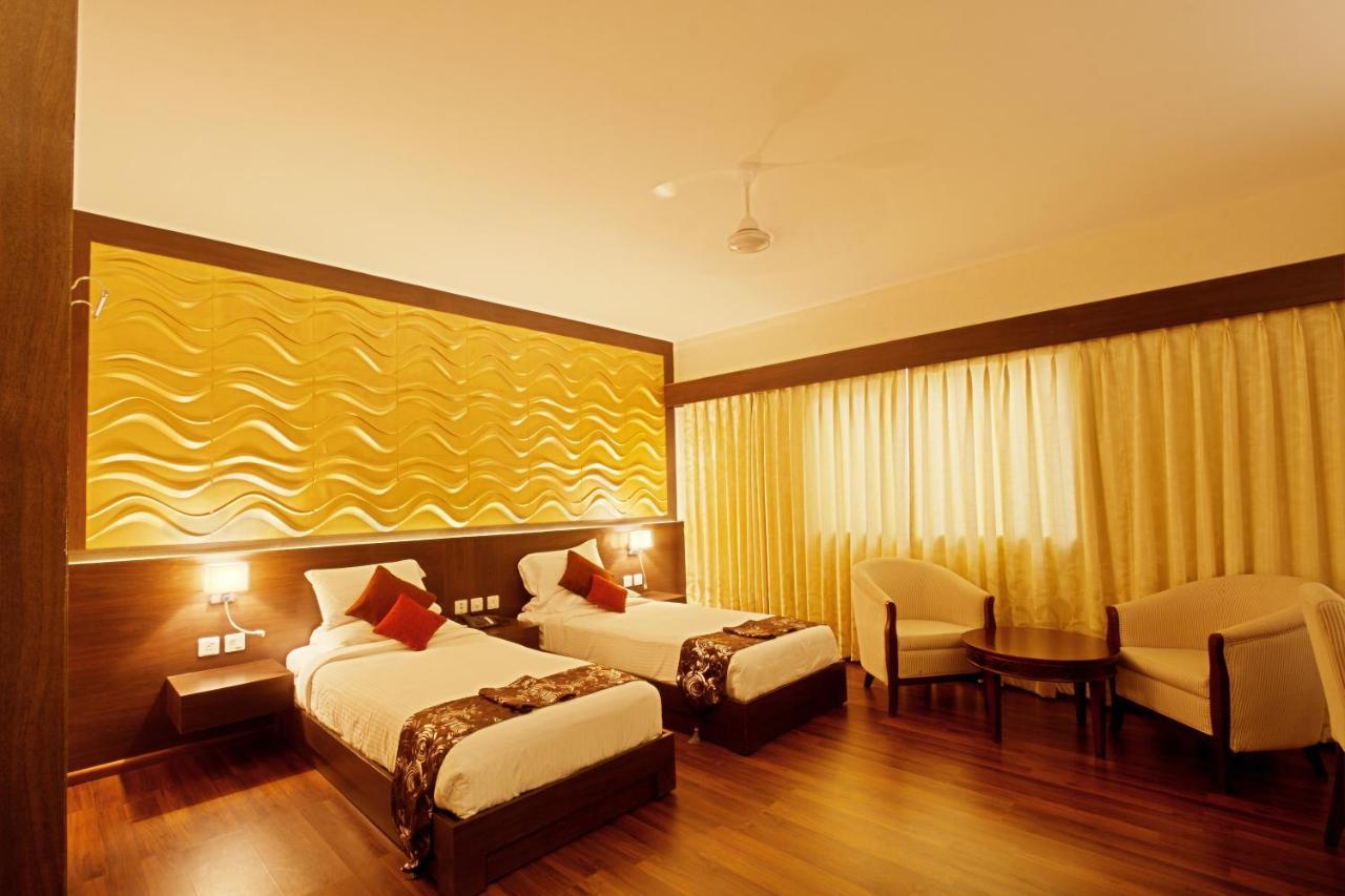The Central Park Rourkela Bagian luar foto